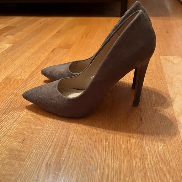 Green heels - Picture 1 of 2